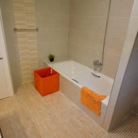 High Quality, Spacious, 4 Bedroom Private Villa Santa Fe de los Boliches