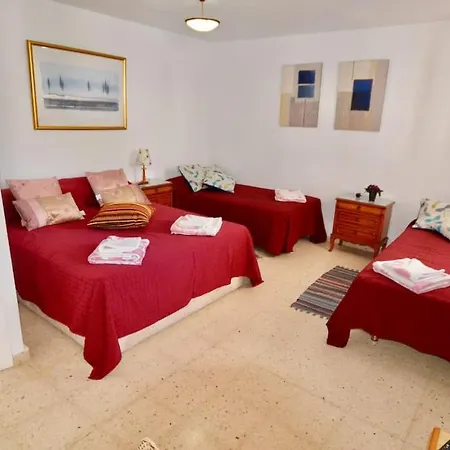 High Quality, Spacious, 4 Bedroom Private Villa *